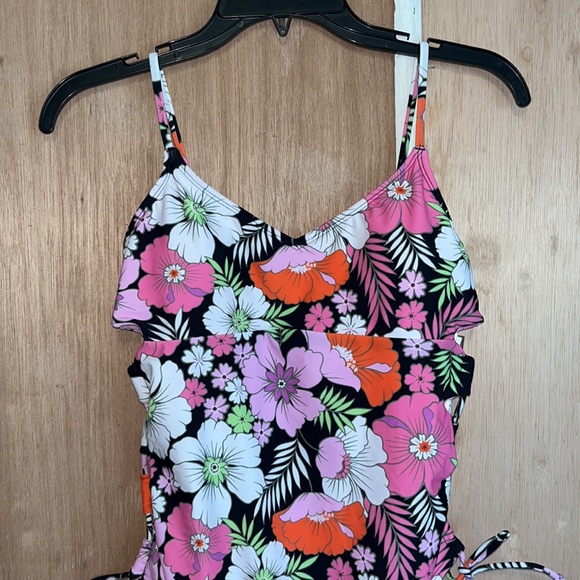 SALT + COVE JUNIORS LACE-UP-SIDES ONE-PIECE SWIMSUIT Sz LARGE - Picture 4 of 11